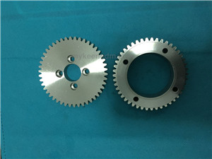 Ceramic feeder roller with gear